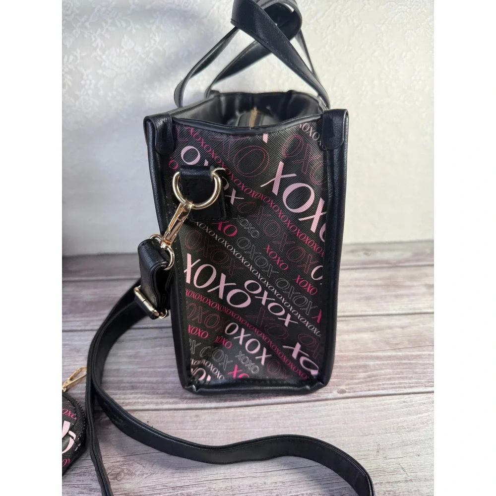 XOXO Logo Print Satchel Handbag Pink Monogram Crossbody with Coin Purse NEW‎